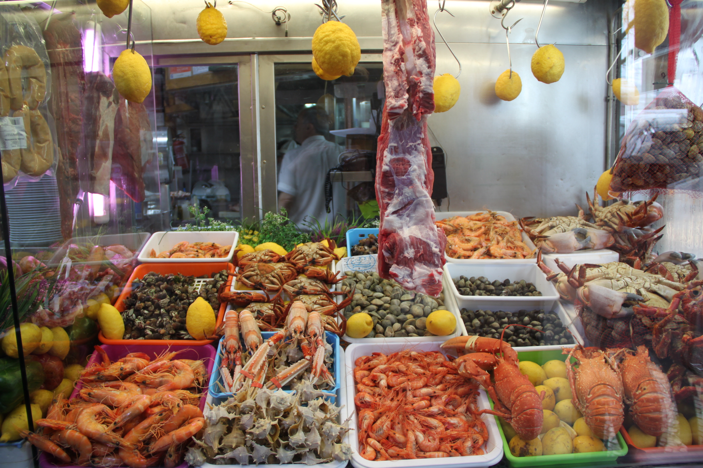 Song of the Sea Fish, Seafood and Tradition in Lisbon’s Port Zone Culinary Backstreets